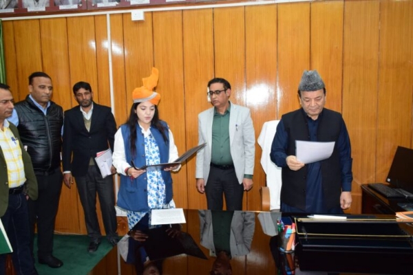 Speaker Administers Oath To 2 Newly Elected MLAs In Jammu