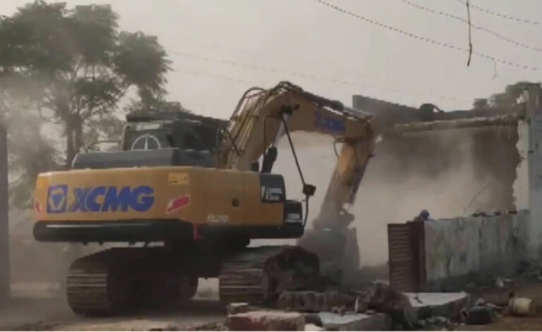 Anti-Encroachment Drive Carried Out On 16 Acres Of Land On Outskirts Of Jammu Anti-Encroachment Drive Carried Out On 16 Acres Of Land On Outskirts Of Jammu
