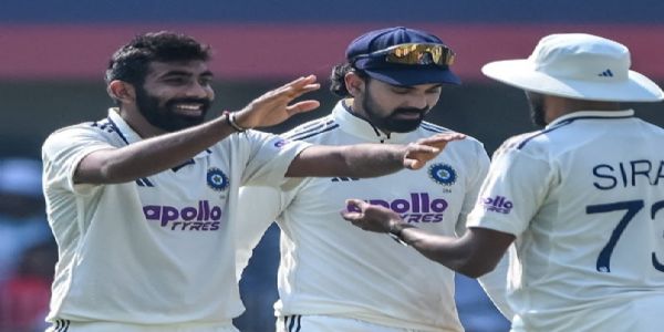 India and South Africa Battle for Dominance on Day 2