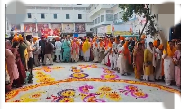 धुबड़ी में रविवार को मनाए जा रहे श्री गुरु तेग बहादुर साहिब जी के 350वां शहीदी पर्व की तस्वीर। धुबड़ी में रविवार को मनाए जा रहे श्री गुरु तेग बहादुर साहिब जी के 350वां शहीदी पर्व की तस्वीर।