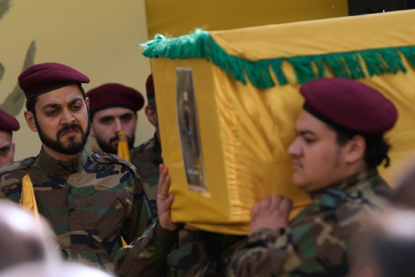 Thousands mourn Hezbollah commander killed in Israeli airstrike
