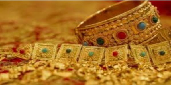 Chennai: Private firm employee returns jewellery worth Rs 7 lakh found outside his house
