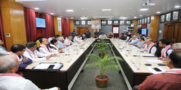 Governor chairs meeting with University Ombudspersons on ethicala governance
