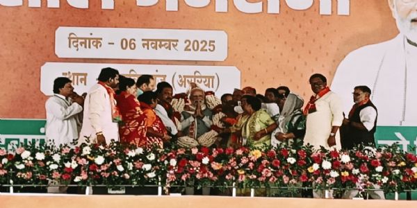 PM Modi: NDA Evicting Infiltrators While Congress, RJD Provide Cover