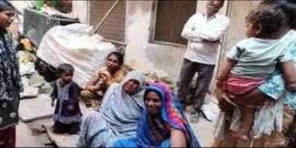 Recently married woman found hanging, father alleges foul play, in-laws booked in UP