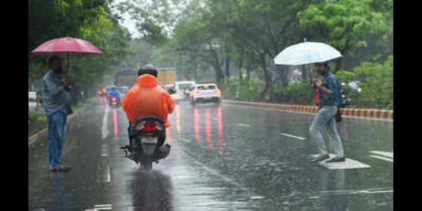 Yellow Alert issued in Kerala as IMD predicts heavy rain,strong winds across several districts