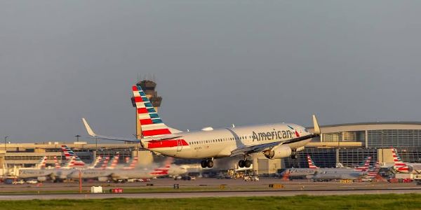 Shutdown Gridlock Sparks Air Travel Chaos, Forcing Widespread Cancellations