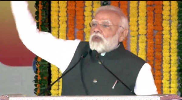 PM Modi addressing the rally in Varanasi. PM Modi addressing the rally in Varanasi.