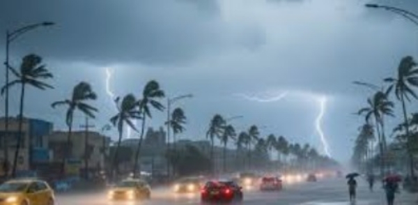 Cyclone Ditwah Triggers Red Alerts, Pounds Tamil Nadu Coast Ahead of Expected Landfall Cyclone Ditwah Triggers Red Alerts, Pounds Tamil Nadu Coast Ahead of Expected Landfall