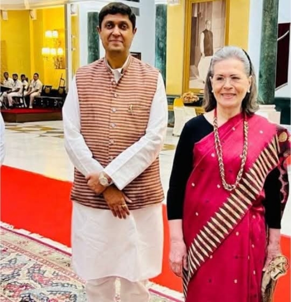 Ujjwal Raman Singh met Sonia Gandhi Ujjwal Raman Singh met Sonia Gandhi