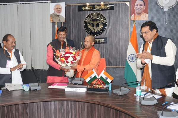UP CM reviewed SIR in Collectorate auditorium UP CM reviewed SIR in Collectorate auditorium