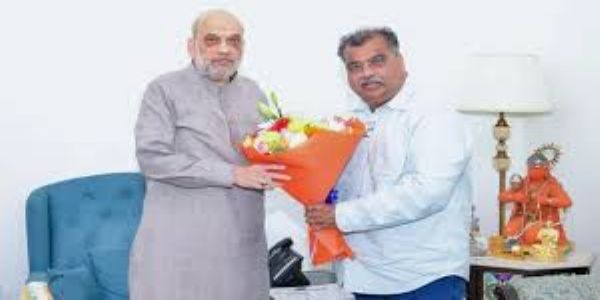 Maharashtra BJP Chief Ravindra Chavan Meets Amit Shah Ahead of Civic Polls