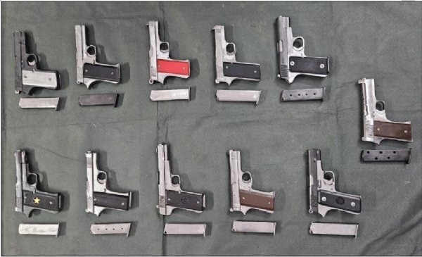 Delhi Police Special Cell Busts Interstate Arms Network, Seizes 11 Semi-Automatic Pistols Delhi Police Special Cell Busts Interstate Arms Network, Seizes 11 Semi-Automatic Pistols