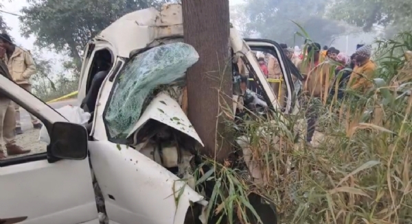 Car collided with a tree, 2 killed Car collided with a tree, 2 killed