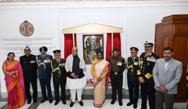 President Droupadi Murmu inaugurated Param Vir Dirgha at Rashtrapati Bhavan. Raksha Mantri Shri Rajnath Singh, Chief of Defence Staff General Anil Chauhan, Chief of the Army Staff General Upendra Dwivedi, Chief of the Air Staff Air Chief Marshal AP Singh, Chief of the Naval Staff Admiral Dinesh K Tripathi and other dignitaries were present on the occasion of Vijay Diwas President Droupadi Murmu inaugurated Param Vir Dirgha at Rashtrapati Bhavan. Raksha Mantri Shri Rajnath Singh, Chief of Defence Staff General Anil Chauhan, Chief of the Army Staff General Upendra Dwivedi, Chief of the Air Staff Air Chief Marshal AP Singh, Chief of the Naval Staff Admiral Dinesh K Tripathi and other dignitaries were present on the occasion of Vijay Diwas