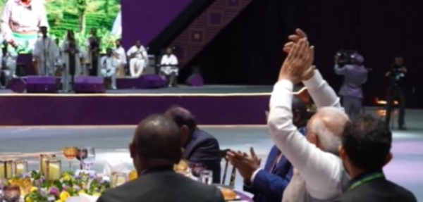 Prime Minister Modi greets Ethiopian singers chanting Vande Mataram. Prime Minister Modi greets Ethiopian singers chanting Vande Mataram.