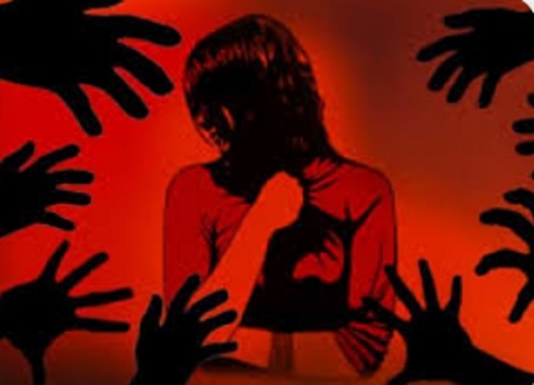 Three Arrested, Including Two Minors, for Gang-Raping Woman in Front of Husband in Thoothukudi Three Arrested, Including Two Minors, for Gang-Raping Woman in Front of Husband in Thoothukudi