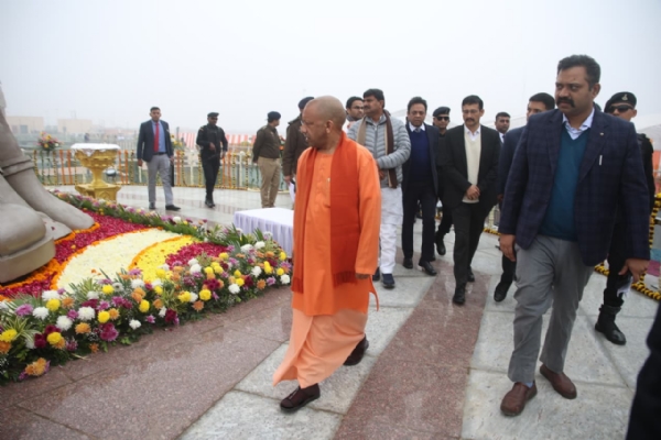 Chief Minister Yogi Adityanath arrived today to review the preparations Chief Minister Yogi Adityanath arrived today to review the preparations