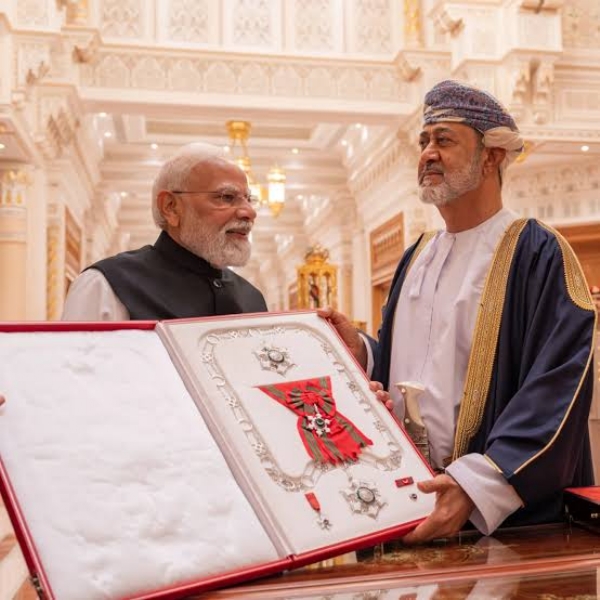 Sultan of Oman Confers ‘Order of Oman’ on PM Modi for Strengthening Bilateral Ties Sultan of Oman Confers ‘Order of Oman’ on PM Modi for Strengthening Bilateral Ties