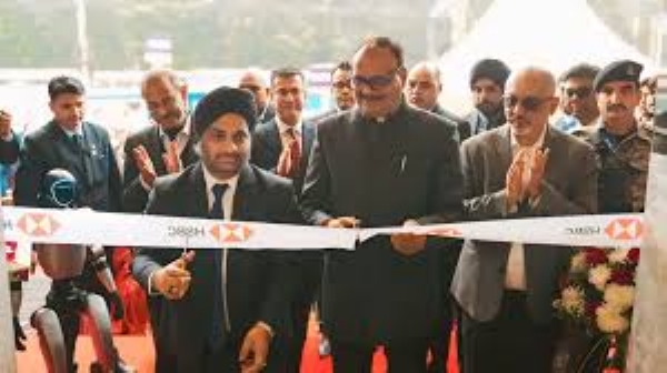 Brajesh Pathak, top HSBC India officials, and Akshaya Patra Foundation members attended opening ceremony
