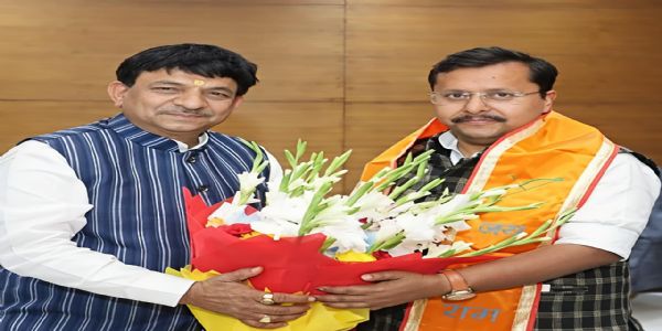 Minister Kapil Dev Agarwal