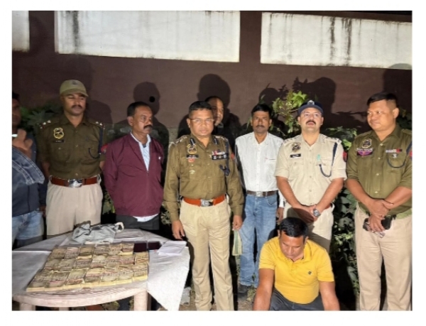 Image of the arrested  with Fake Currency in Guwahati.