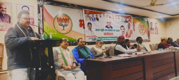 Addressing SIR review meeting at BJP office, Chief Guest Mahesh Chandra Srivastava