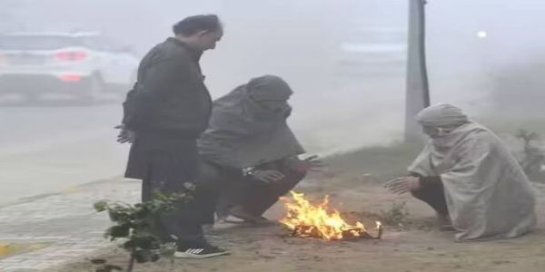 IMD issues red alert as dense fog and chilly day conditions continue in UP