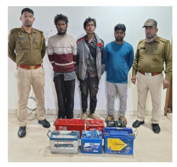 Image of the Three Arrested accused Including Scrap Dealer with Stolen Items.