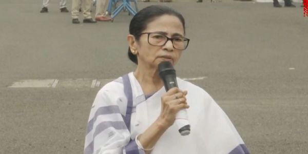 Microphone Glitch Disrupts Mamata Banerjee’s Speech in Kolkata, CM Suspects Sabotage