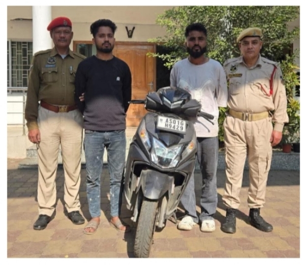 Image of the two accused Arrested for Mobile Snatching. Image of the two accused Arrested for Mobile Snatching.