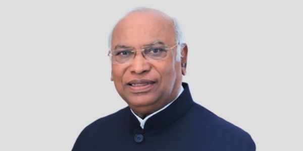 Mallikarjun Kharge Pays Tribute to Former PM P.V. Narasimha Rao on His Death Anniversary