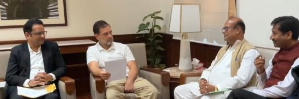 Rahul Gandhi met representatives of the Vaishya community