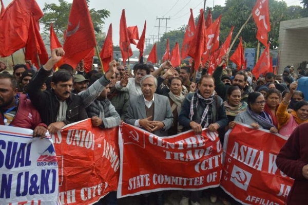 Tarigami leads CITU’s protest rally in Jammu