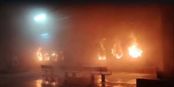 Andhra Pradesh: One killed as fire breaks out in Tatanagar–Ernakulam Express near Elamanchili