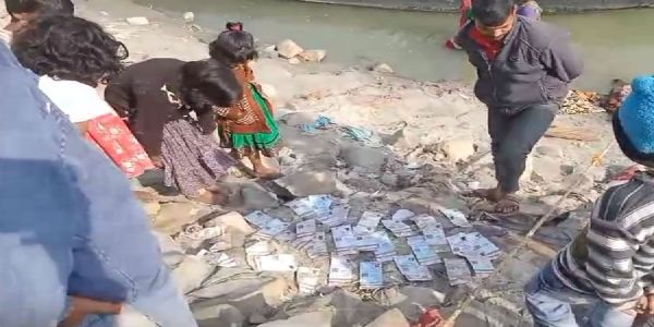 Bagful of Aadhaar, bank documents set ablaze in Bengal, probe on