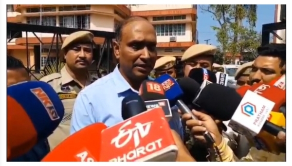 SIT chief and Special DGP (CID) Munna Prasad Gupta addressing the media.