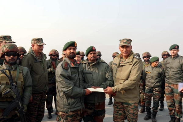 Army Commander reviews security, preparedness in Kashmir Valley