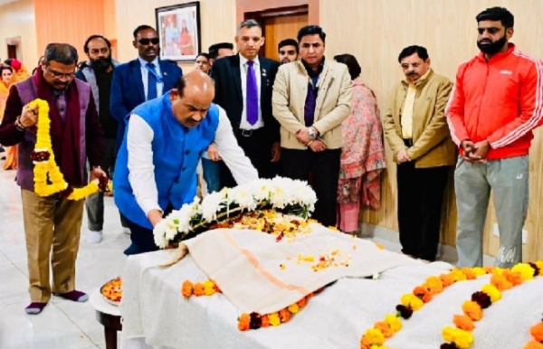 Veteran Lawyer and Former Governor Swaraj Kaushal, Father of BJP MP Bansuri Swaraj, Passes Away Veteran Lawyer and Former Governor Swaraj Kaushal, Father of BJP MP Bansuri Swaraj, Passes Away