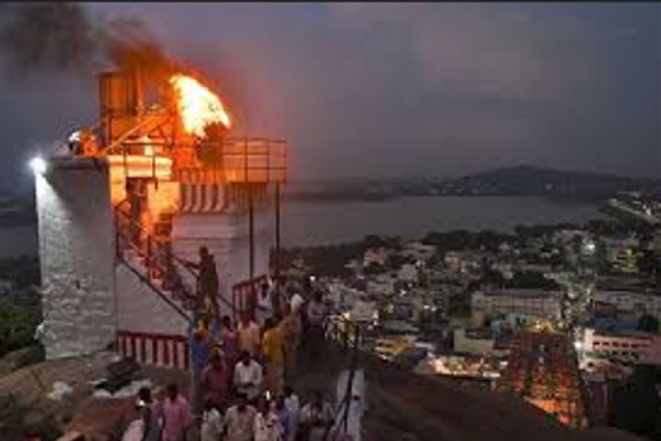 TN BJP Chief Detained Over Karthigai Deepam Lamp Lighting Attempt in Madurai