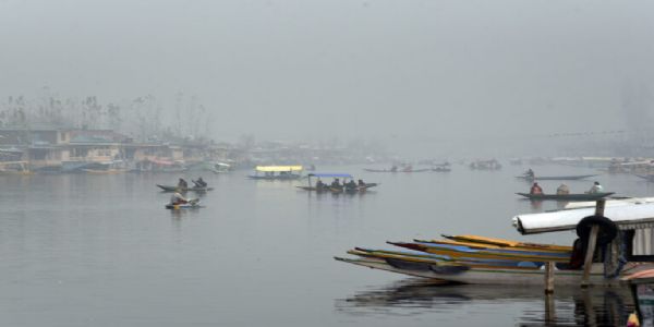 Mercury Plunges In Kashmir After Brief Respite, Shopian Freezes At Minus 6.4 Deg C