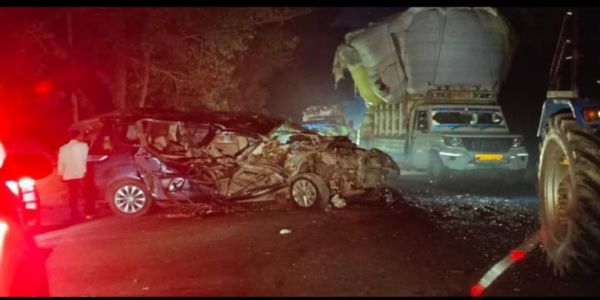 Car collides with tractor-trolley, 1 killed in UP