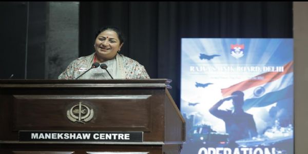 Delhi CM Rekha Gupta Attends Armed Forces Flag Day Ceremony, Honours Bravehearts and Veterans