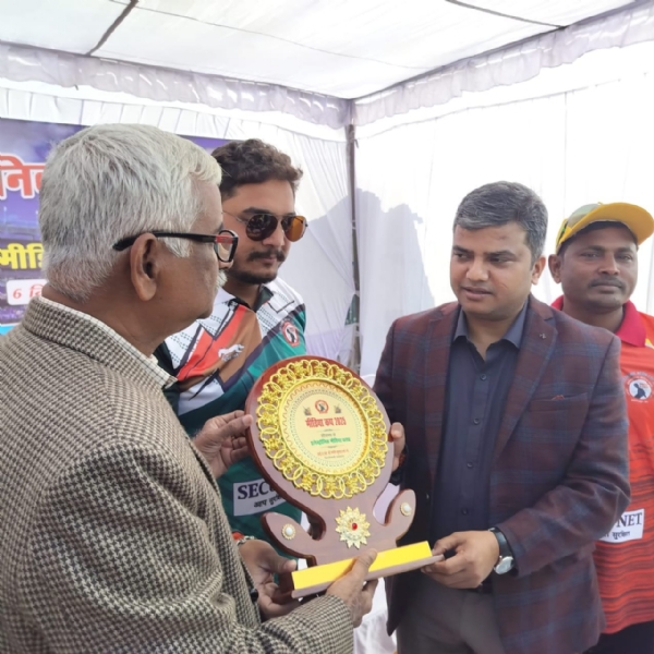 District Magistrate Prayagraj Manish Kumar with club’s founder and convener District Magistrate Prayagraj Manish Kumar with club’s founder and convener
