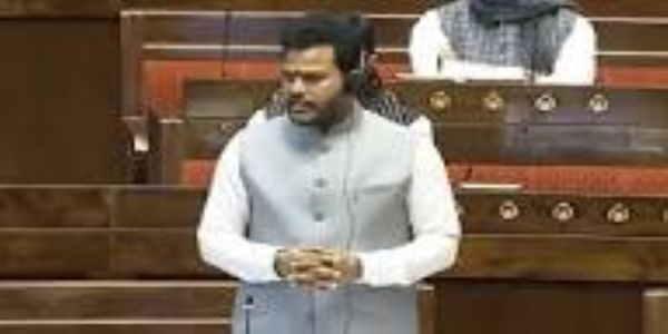 Union Aviation Minister Warns of Strict Action as IndiGo Flight Disruptions Continue; Inquiry Underway