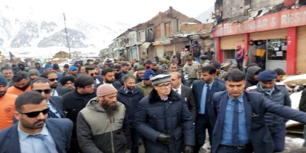 CM visits Sonamarg, assesses fire damage