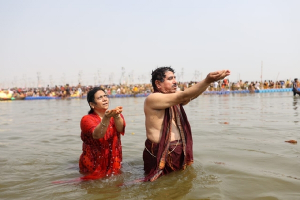 Union Minister Prahlad Joshi along with his family participated in Maha Kumbh