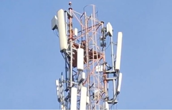 Man Climbs Mobile Tower In J&K’s Rajouri; Rescued After Six Hours