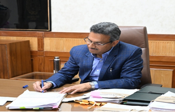 Senior IAS Anurag Rastogi taking charge as Chief Secretary