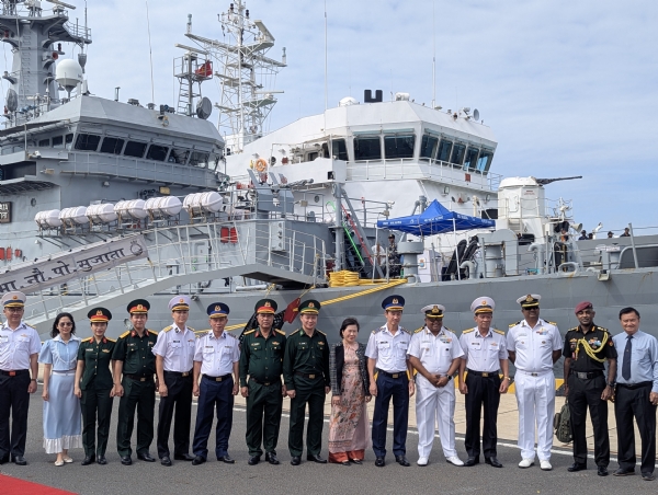 First training squadron of  Indian Navy arrives at Cam Ranh Bay, Vietnam